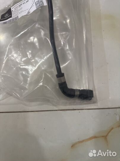 Трубка система охлаждения на Mercedes 167