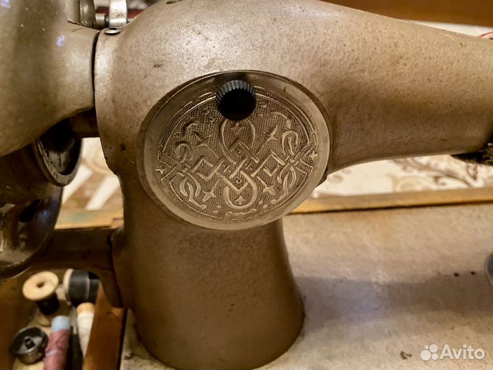 Старинная швейная машинка пмз им. Калинина