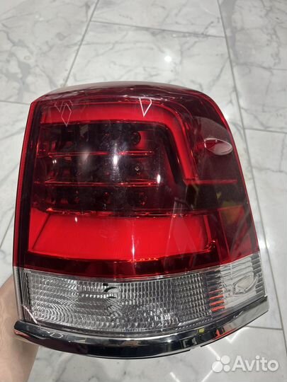 Toyota land cruiser 200 задний стоп