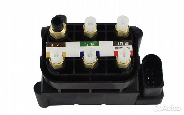 Блок клапанов пневмоподвески Mercedes S-класс W221