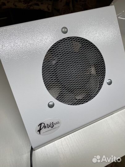 Маникюрная вытяжка