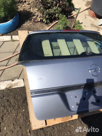 Крышка багажника на опель астра Н универсал
