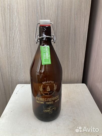 Бутылка 1 л (6 шт) + 0,5 л (6 шт).Бугельная пробка