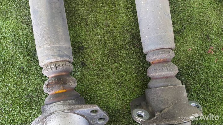 Амортизаторы пара задние Audi A1 caxa 2011