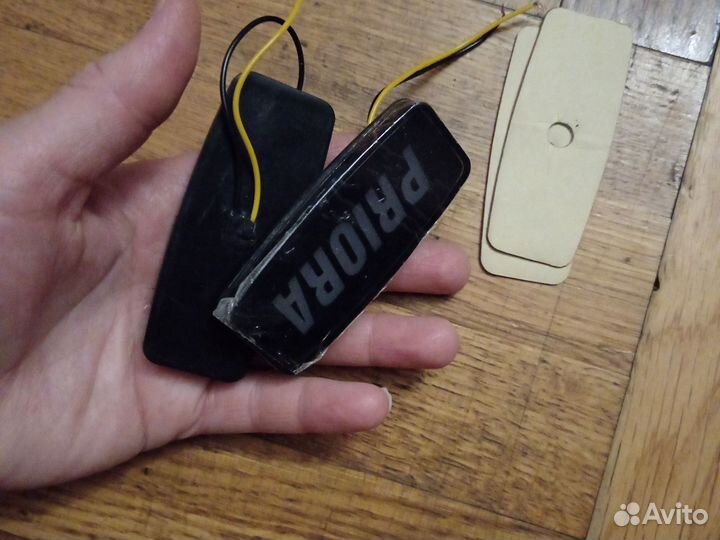 Поворотники на priorу новые очень прочные