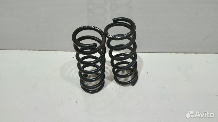 Пружина заднего амортизатора на Infiniti Fx35/45