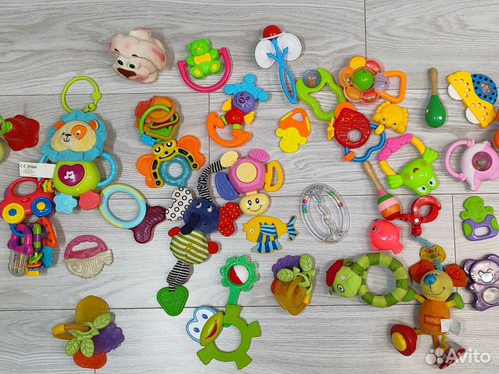Развивающие игрушки пакетом