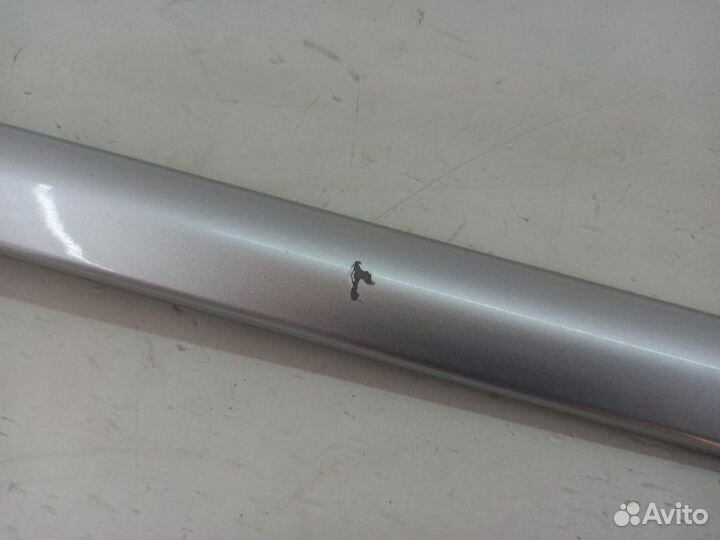 Молдинг на дверь передний правый Toyota Corolla