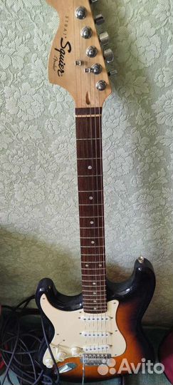 Fender squier affinity stratocaster Леворукая