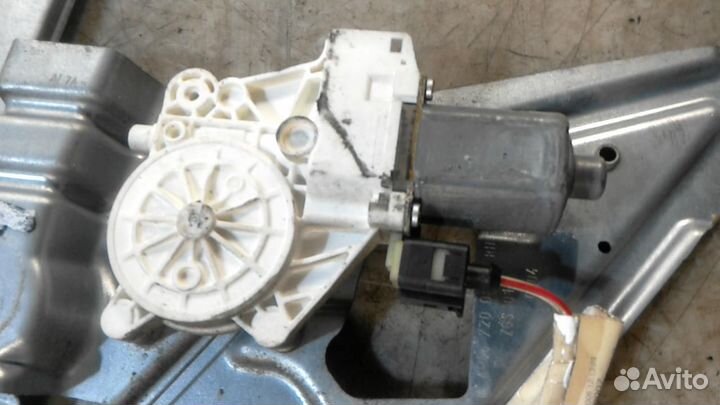 Стеклоподъемник передний правый mercedes benz spri