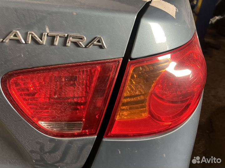 Фонарь в крышку багажника Hyundai Elantra HD