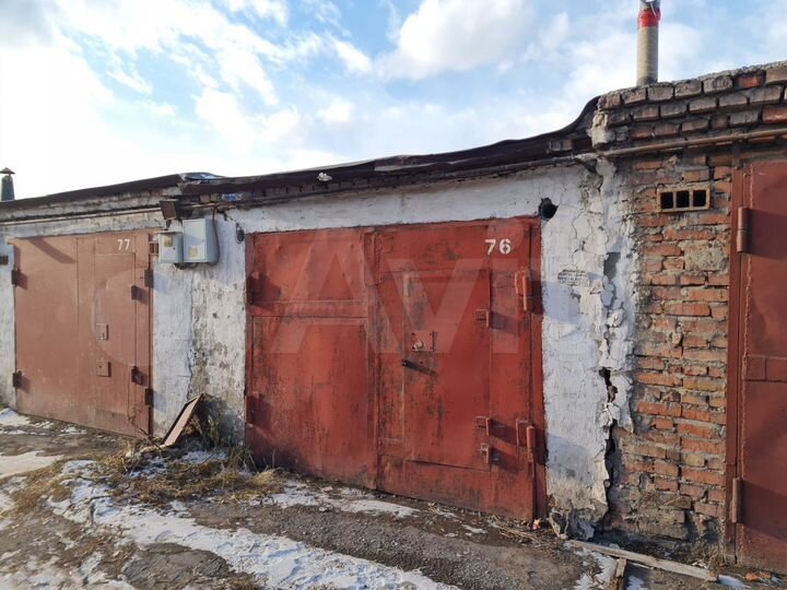 Гараж, > 30 м²