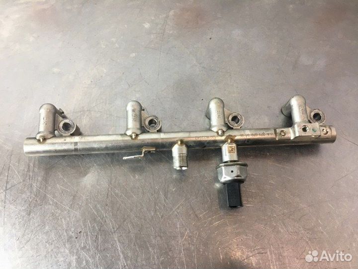 Топливная рампа Mercedes C-Class W204 M271 1.8TI