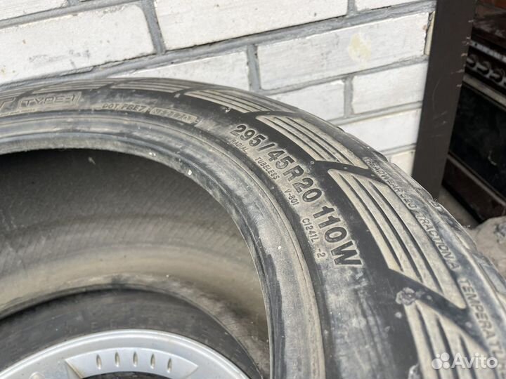 Yokohama AVS S/T type-1 V801 295/45 R20