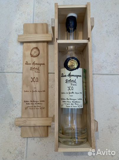 Бутылка в деревянной коробке