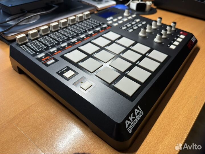 Midi-контроллер Akai MPD32