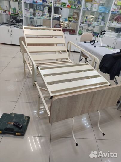 Медицинская кровать