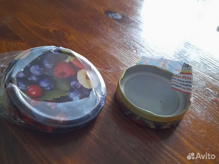 Крышки на банки новые и Жестяные банки