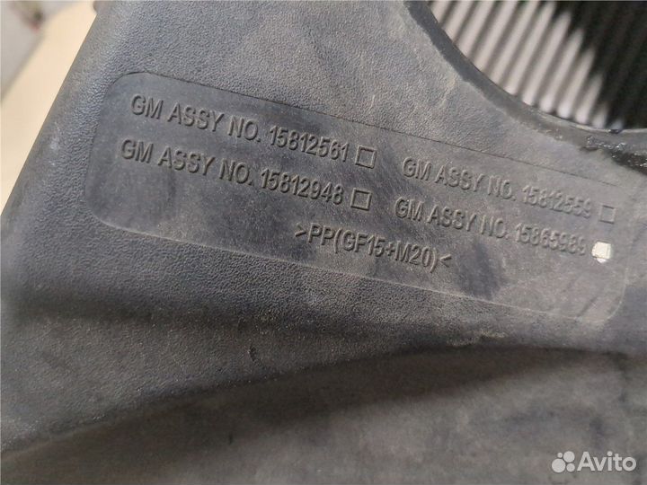 Корпус воздушного фильтра Cadillac STS, 2008