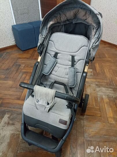 Коляска прогулочная