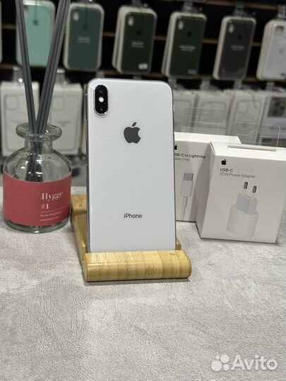 iPhone Xs, 64 ГБ