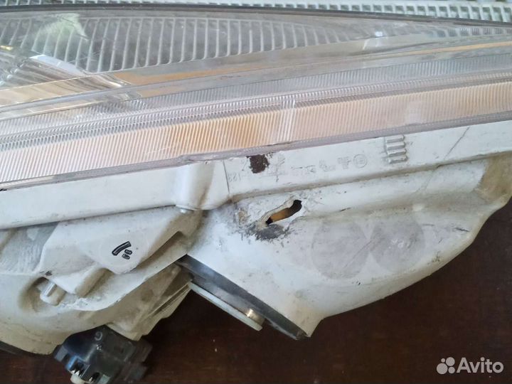 Фара левая Toyota Highlander 2 рестайлинг