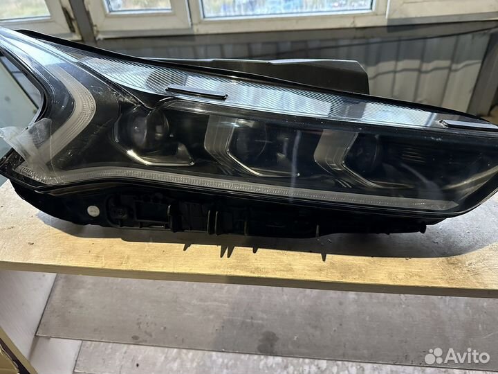 Фара передняя правая на Kia K5