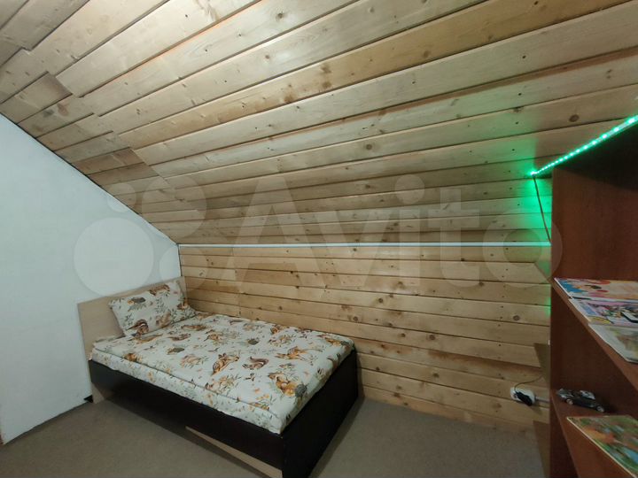 Коттедж 165 м² на участке 13 сот.