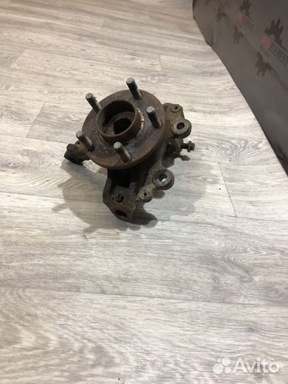 Кулак поворотный передний правый Ford Focus