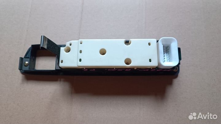 Блок управления стеклоподъемниками Паджеро Ио