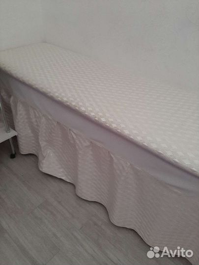 Кушетка и столик