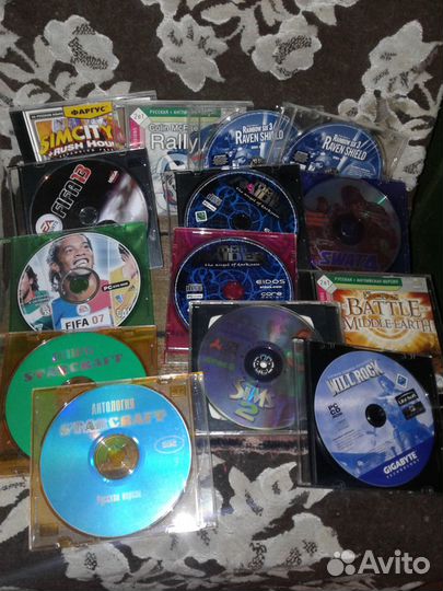 Игры компьютерные фильмы штук 50 отличное состояни