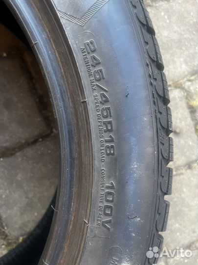 Goodyear UltraGrip 8 Performance 245/45 R18 100V