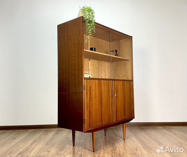 Редкий винтажный книжный шкаф-стеллаж mid century