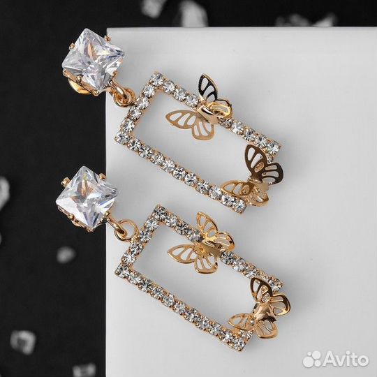 Серьги со стразами 