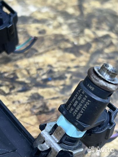 Рампа форсунки в сборе CWV Шкода Рапид NH3 рест