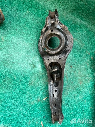 Рычаг подвески задний Mazda 3 BK 1.6 Z6 2005