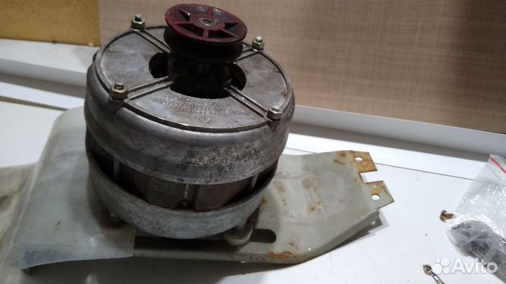Электродвигатель к стиральной машине Волга-15