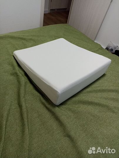 Подушка клиновидная