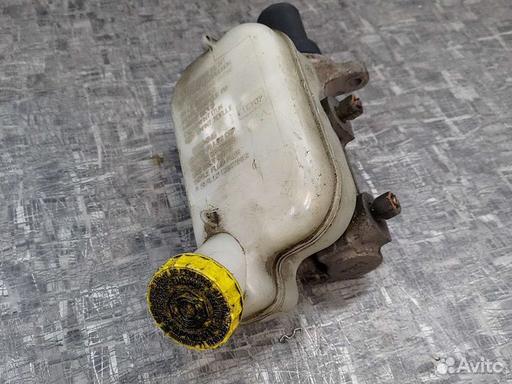 Главный тормозной цилиндр Додж караван Вояджер 4