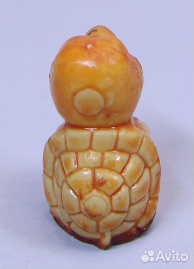 Оранжевая карикатурная черепаха 2 Старые Фигуры. К
