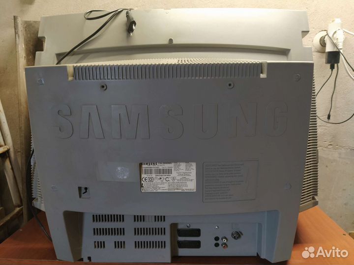 Телевизор samsung