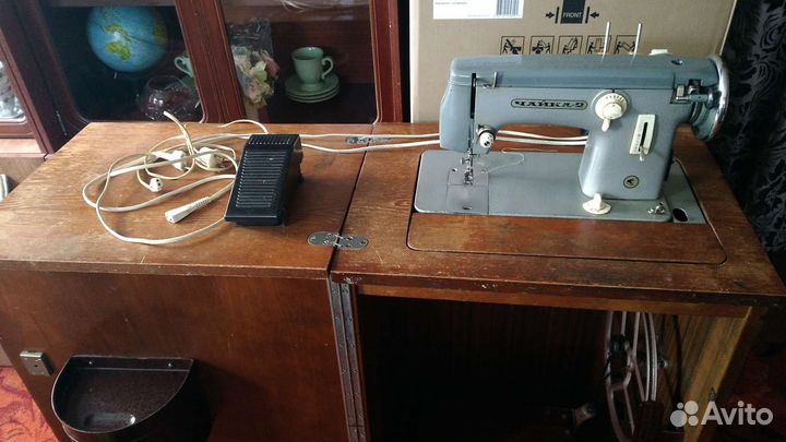 Швейная машина Чайка 2
