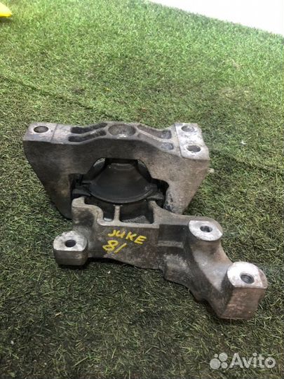 Опора двигателя передняя правая Nissan Juke F15