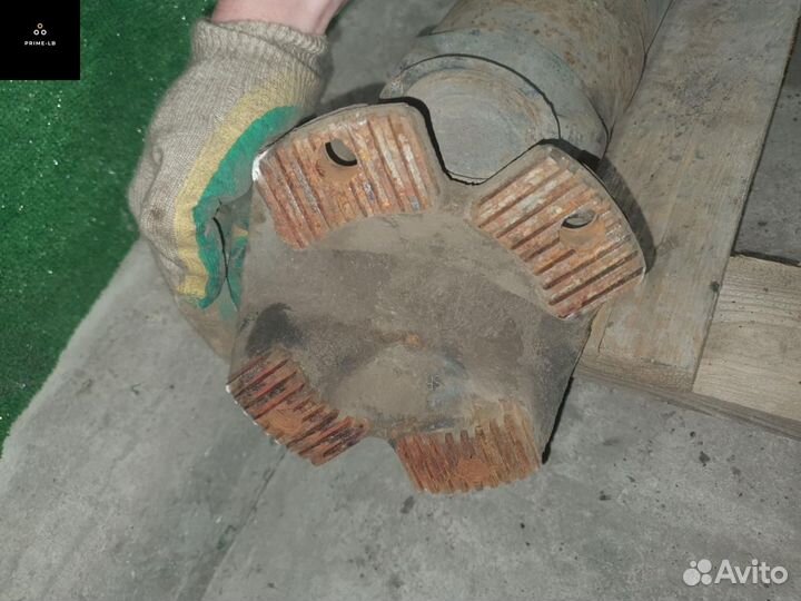 Карданный вал Volvo FH 2003 1067754