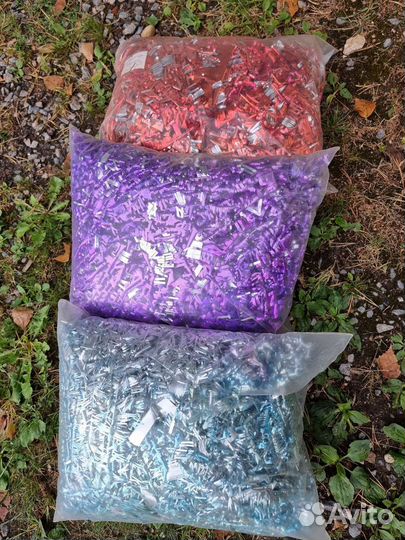 Новогодняя мишура и дождик