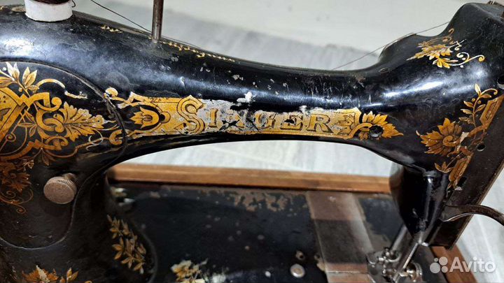 Швейная машина Singer