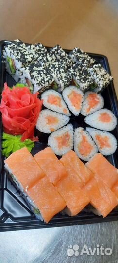 Пицца и роллы