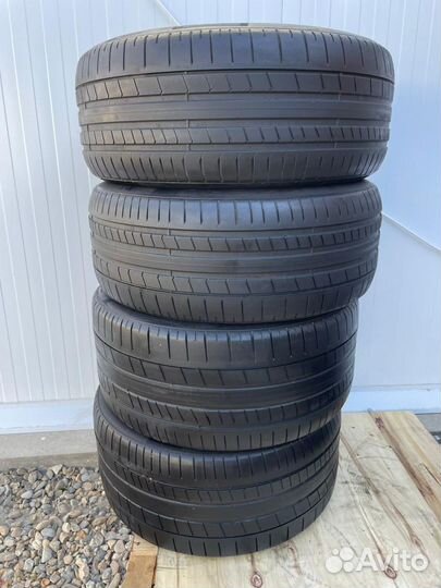 Pirelli P Zero PZ4 275/45 R21 и 315/40 R21 111Y