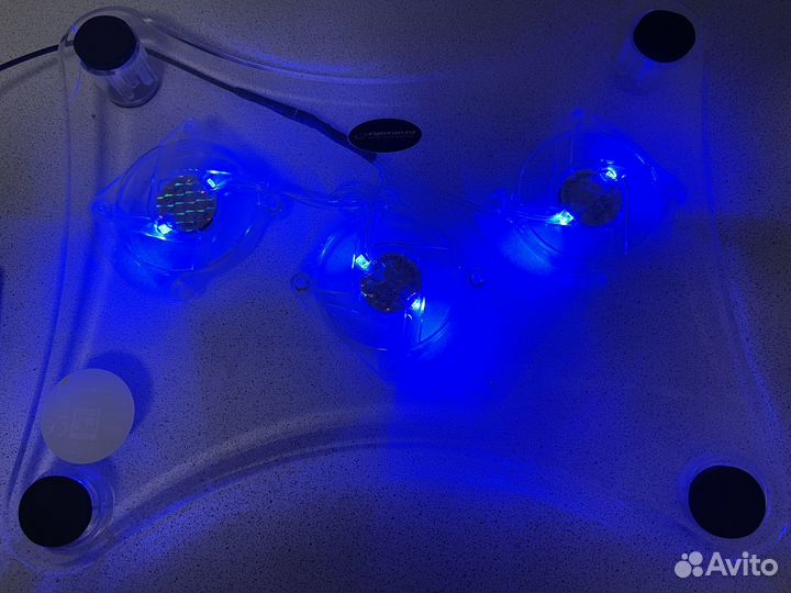 Охлаждающая подставка для ноутбука